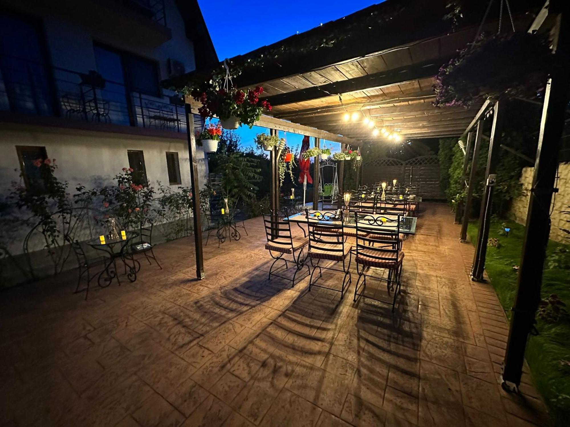 Shamrock Inn Iasi Exterior foto